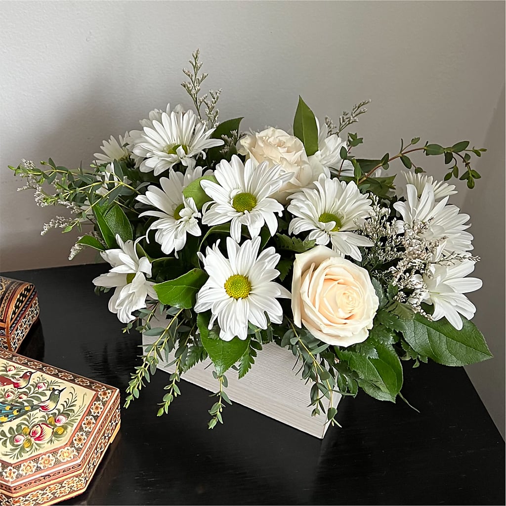 Fresh Linen Box Bouquet – Everbloom Flowers Llc, Aurora OH