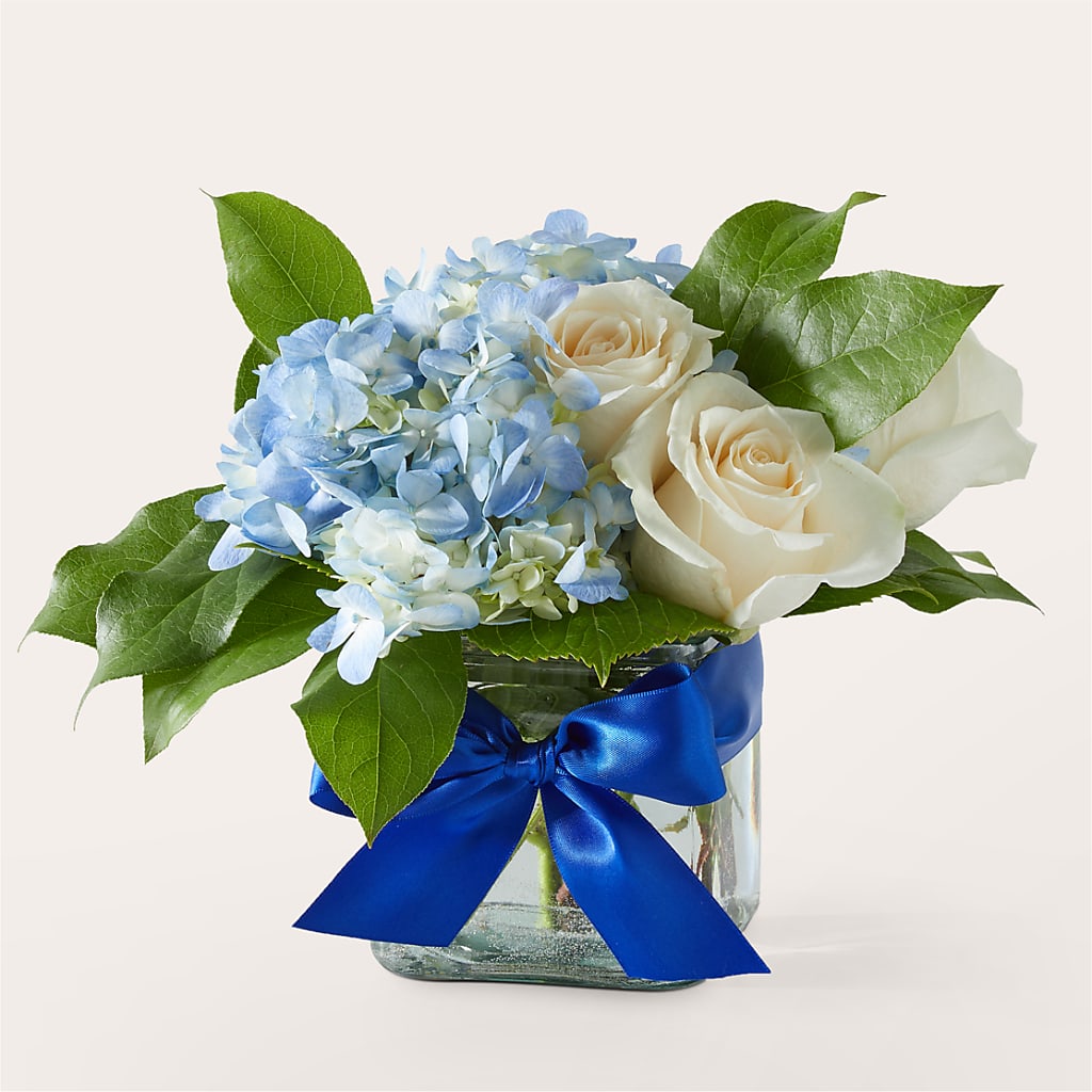Sky Blue Delight Bouquet – Everbloom Flowers Llc, Aurora OH