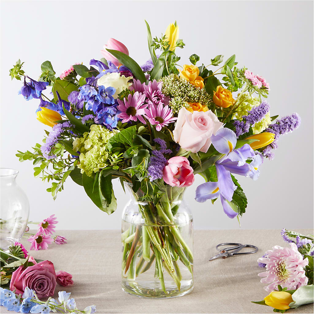 Pastel Tradition - A Florist Original – Everbloom Flowers Llc, Aurora OH