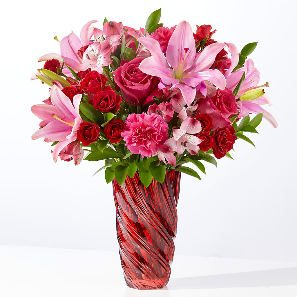 In Love Bouquet with Luxe Swirl Vase – Everbloom Flowers Llc, Aurora OH