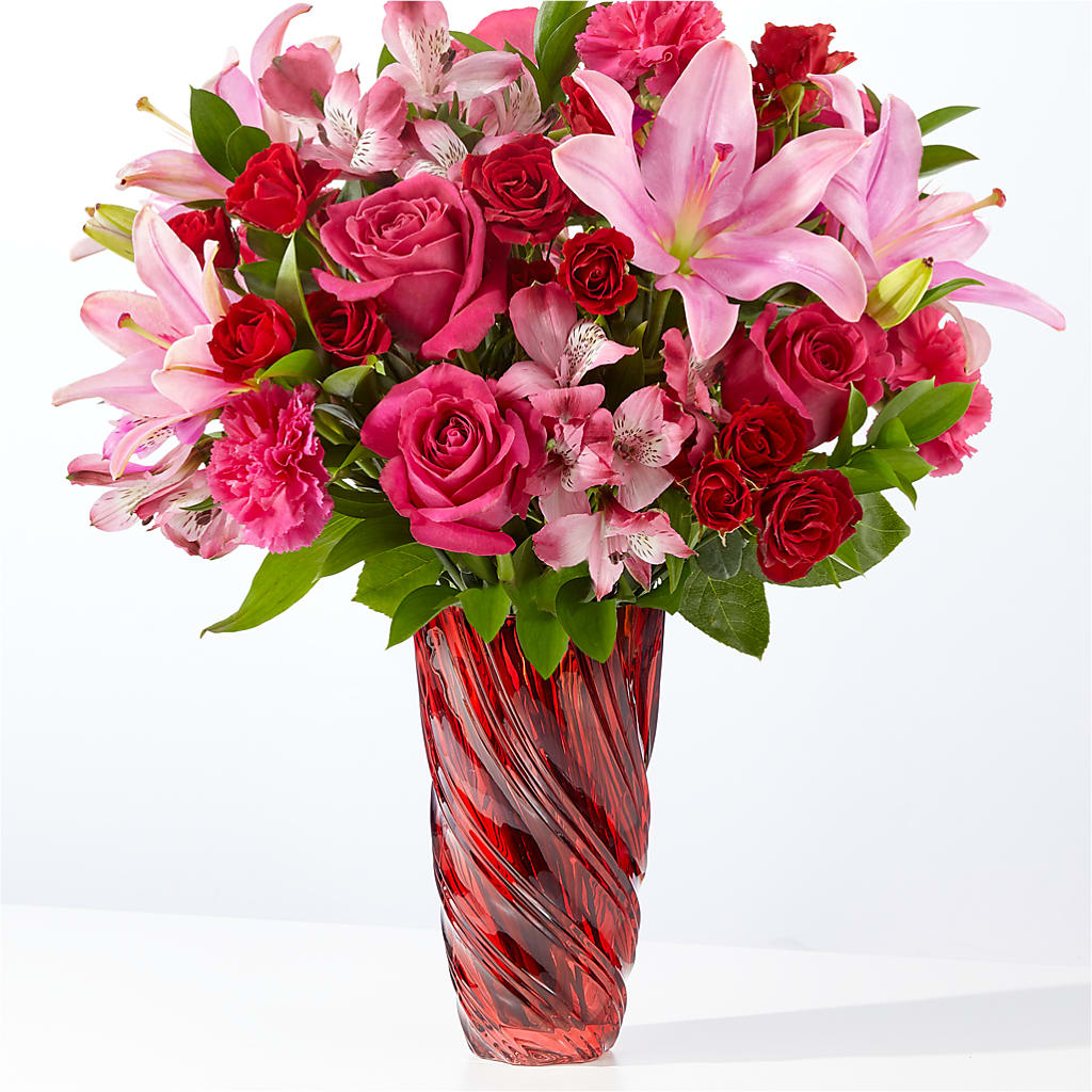In Love Bouquet with Luxe Swirl Vase – Everbloom Flowers Llc, Aurora OH