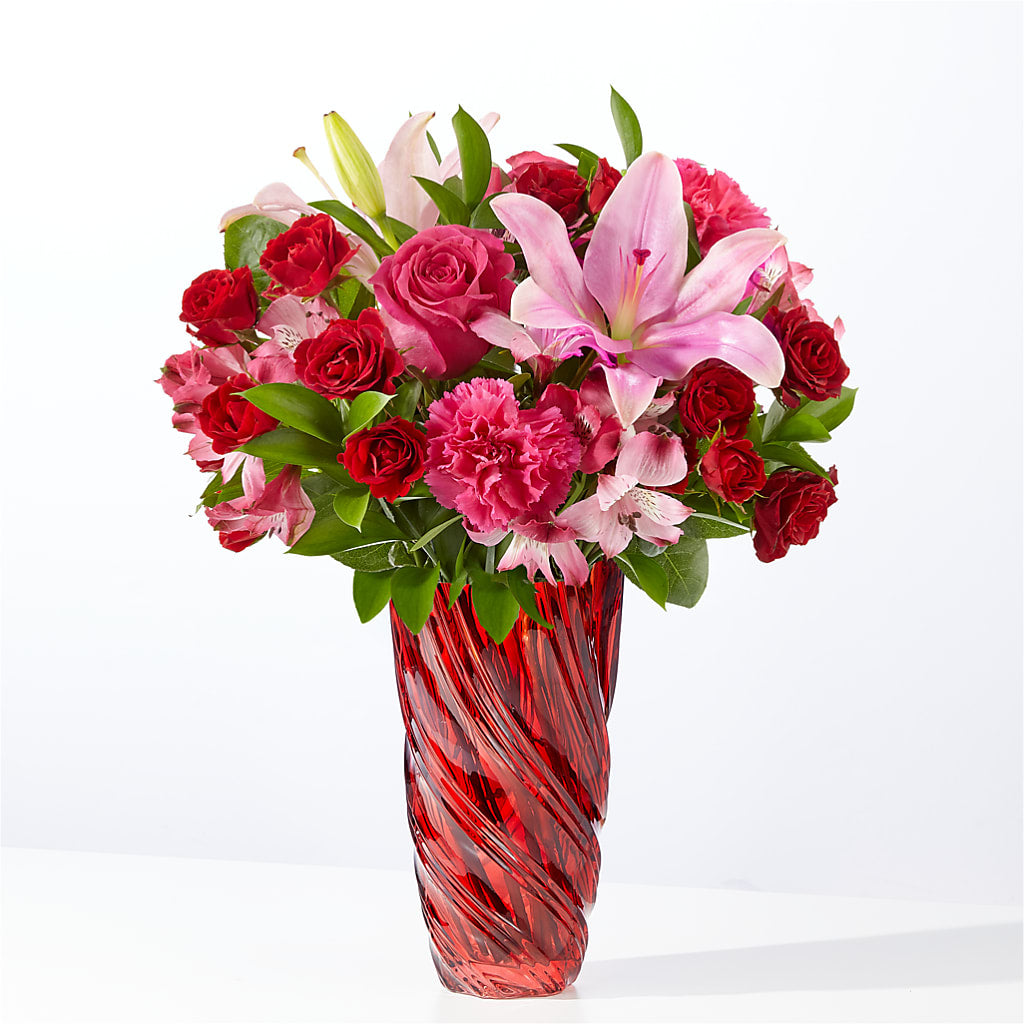 In Love Bouquet with Luxe Swirl Vase – Everbloom Flowers Llc, Aurora OH