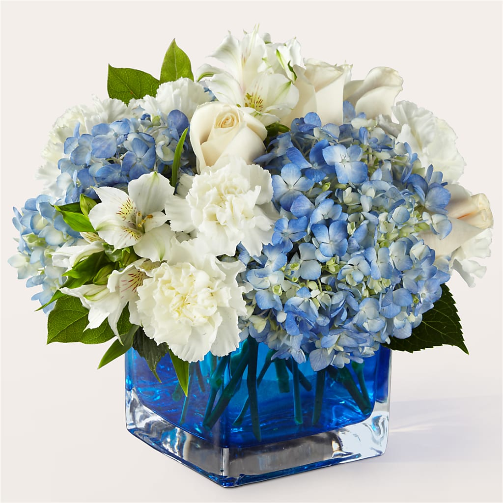 Soothing Waters Bouquet – Everbloom Flowers Llc, Aurora OH
