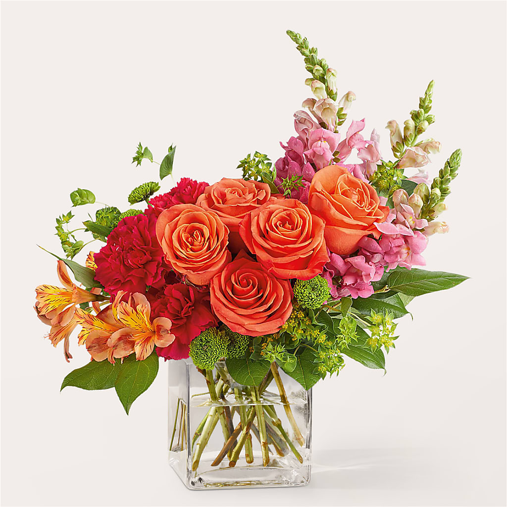 Cosmopolitan Bouquet – Everbloom Flowers Llc, Aurora OH