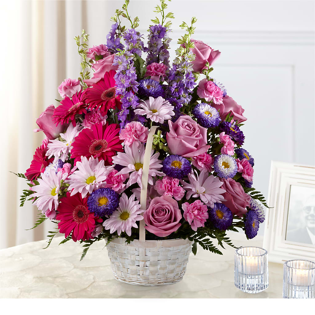 Pastel Peace Basket – Everbloom Flowers Llc, Aurora OH