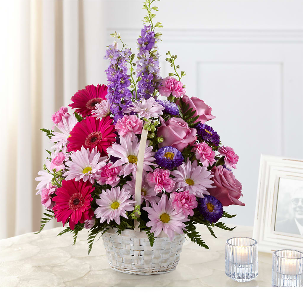Pastel Peace Basket – Everbloom Flowers Llc, Aurora OH