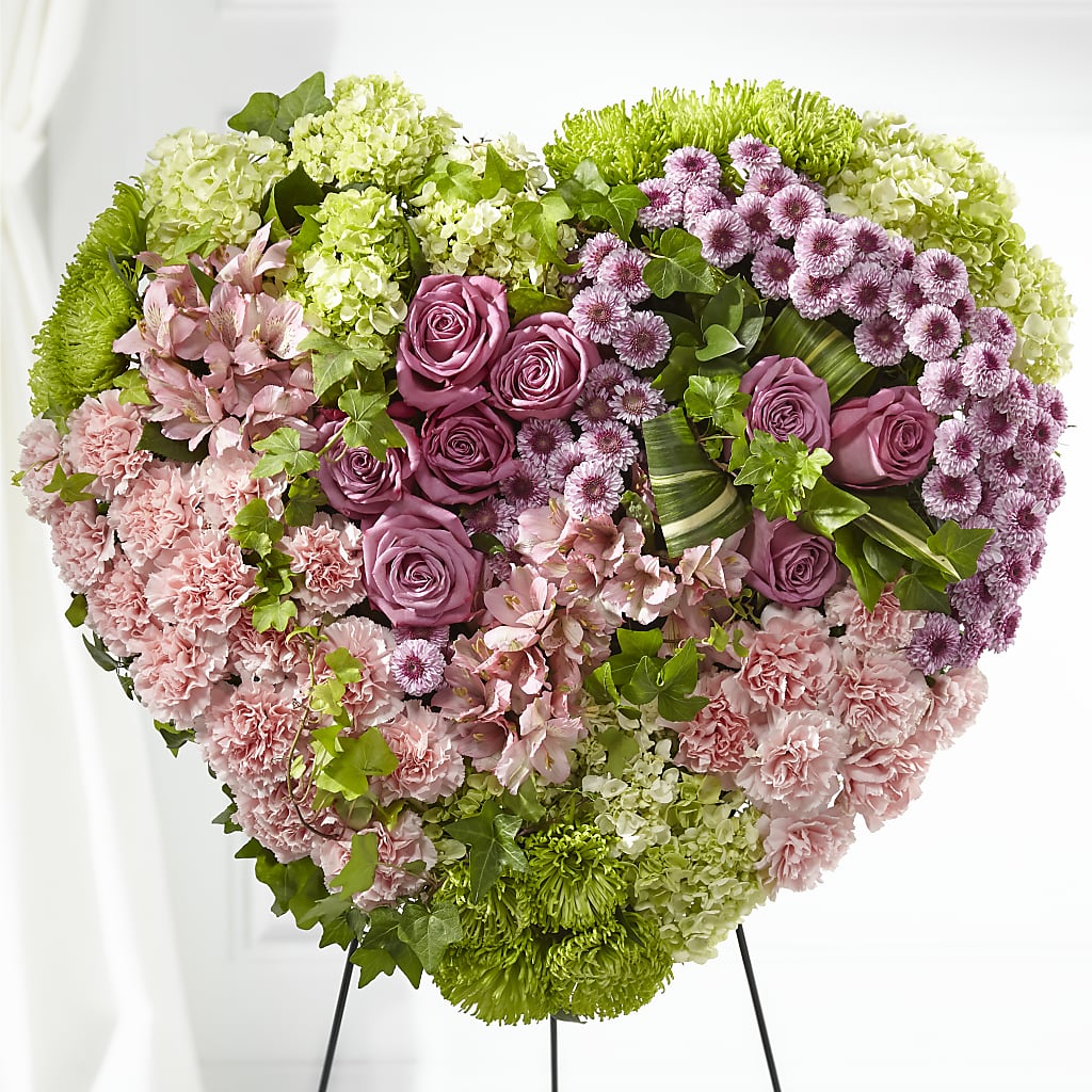 Heartwarming Standing Heart – Everbloom Flowers Llc, Aurora OH