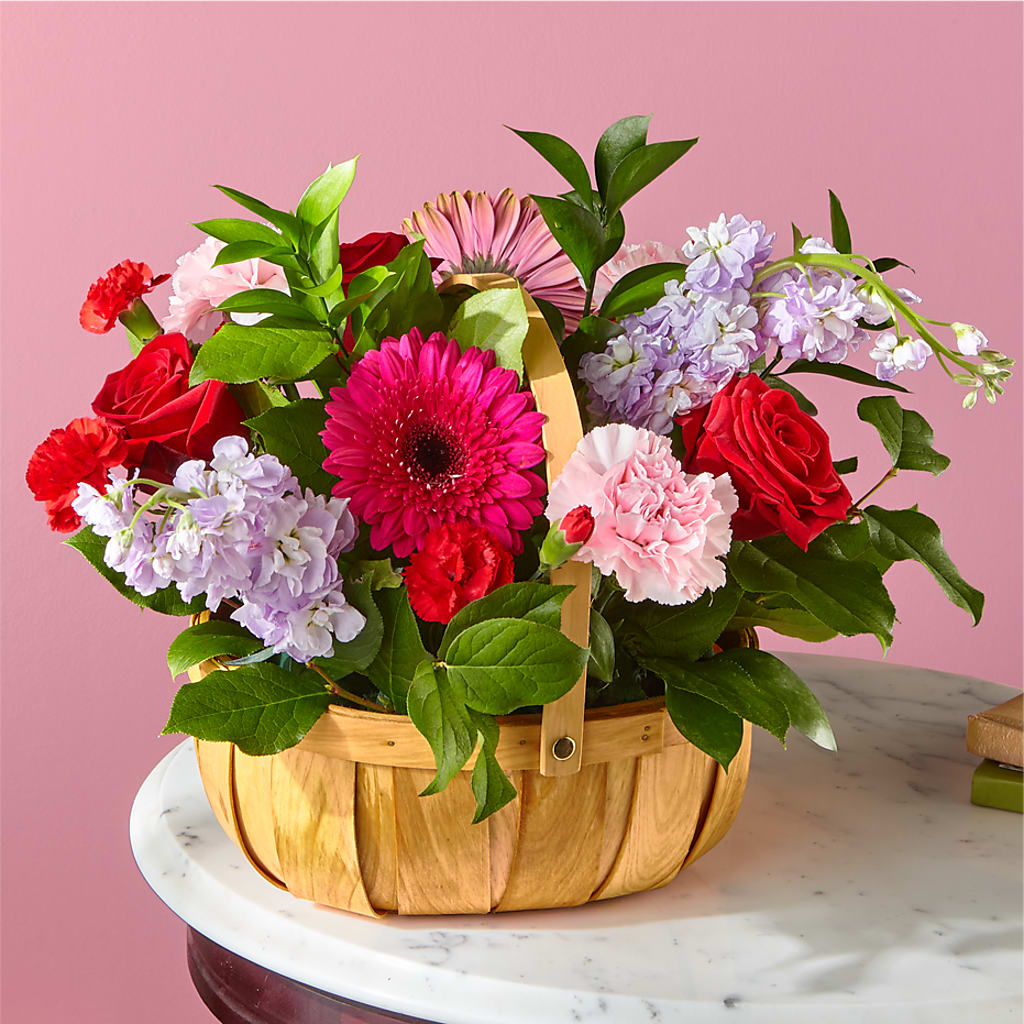 Pink Picnic Basket – Everbloom Flowers Llc, Aurora OH