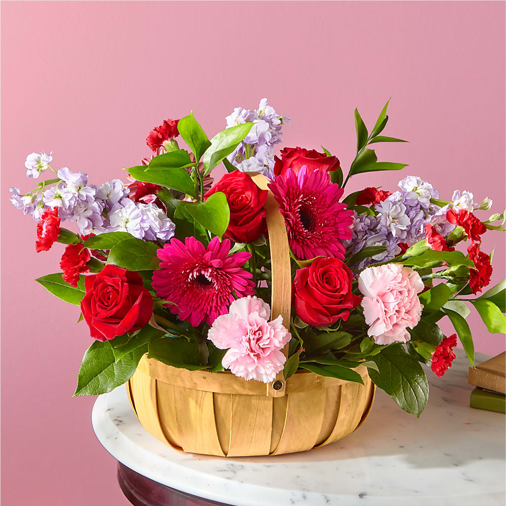 Pink Picnic Basket – Everbloom Flowers Llc, Aurora OH