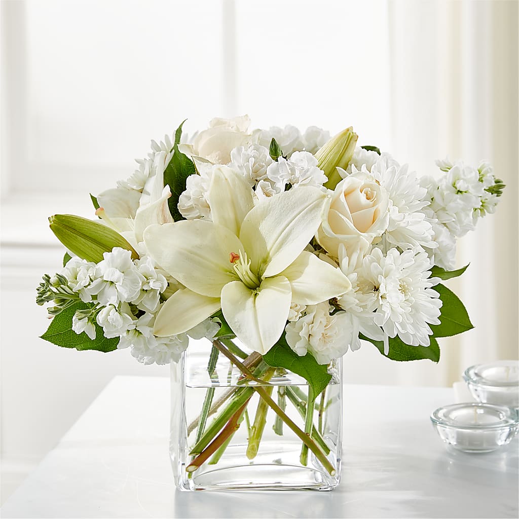 Gentle Breeze Bouquet – Everbloom Flowers Llc, Aurora OH