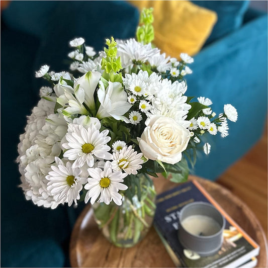 Classic Ivory – A Florist Original – Everbloom Flowers Llc, Aurora OH