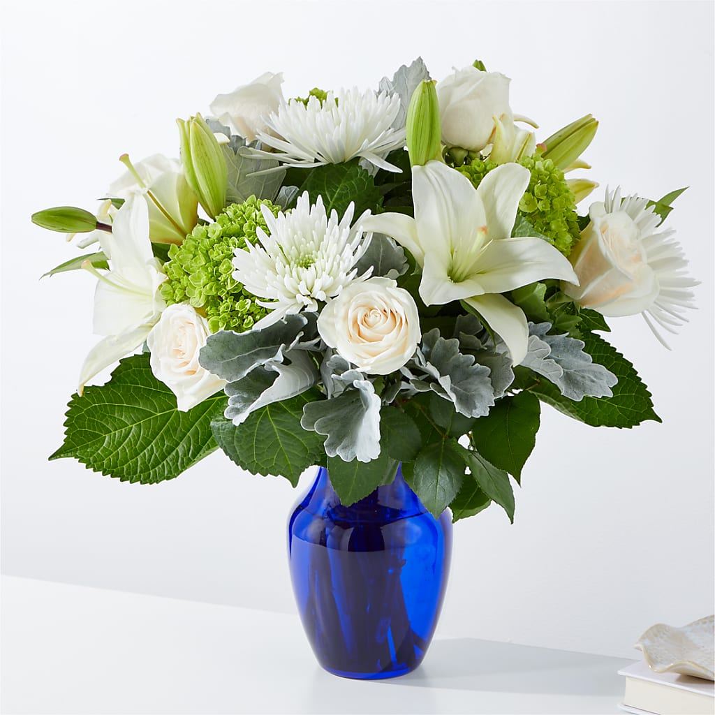 Snowy Dreams Bouquet – Everbloom Flowers Llc, Aurora OH