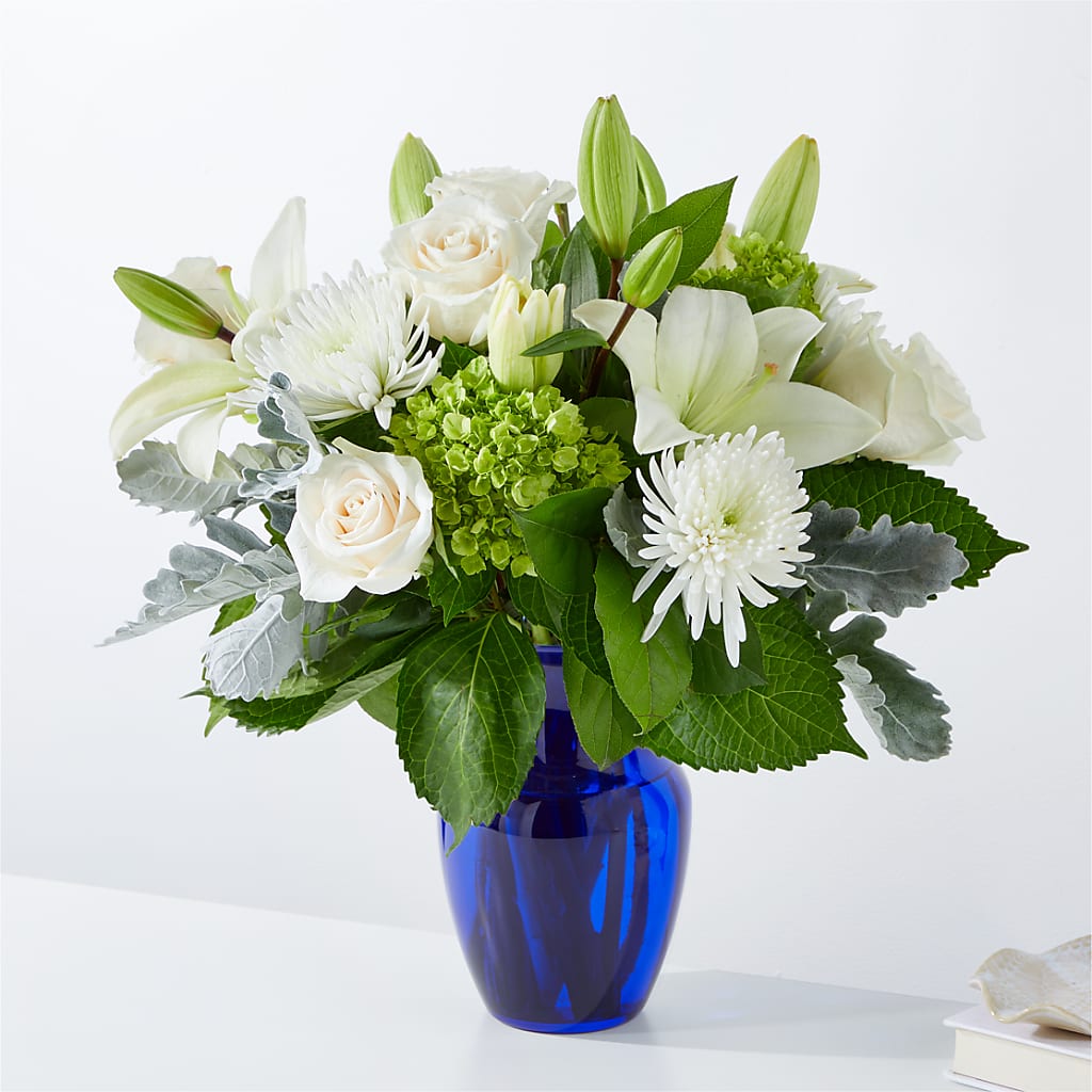 Snowy Dreams Bouquet – Everbloom Flowers Llc, Aurora OH