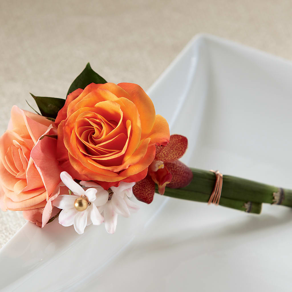 Sunset Dream Boutonniere – Everbloom Flowers Llc, Aurora OH