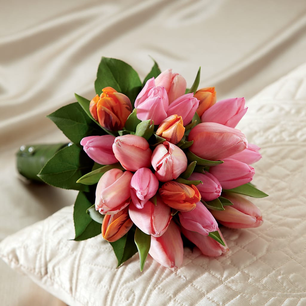 Embraceable Bouquet – Everbloom Flowers Llc, Aurora OH