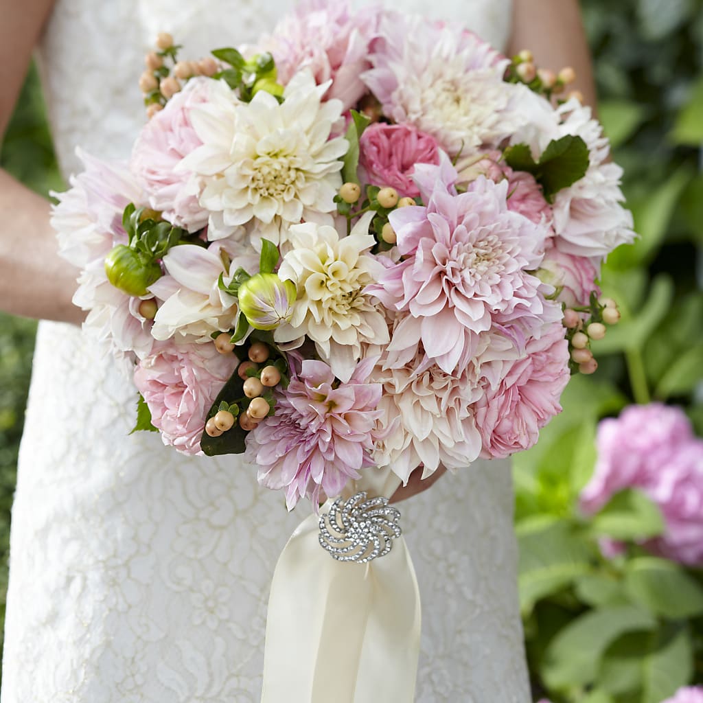 Heart's Promise Bouquet – Everbloom Flowers Llc, Aurora OH