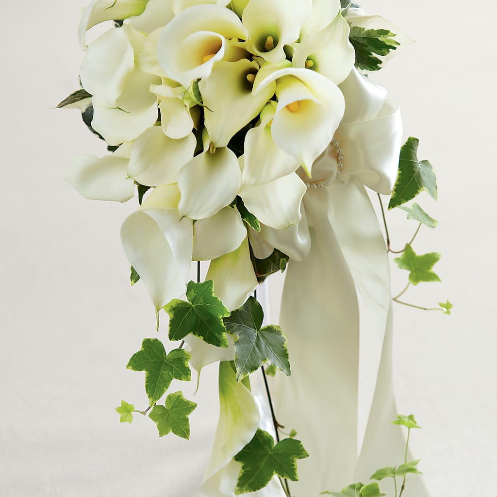White Chapel Bouquet – Everbloom Flowers Llc, Aurora OH
