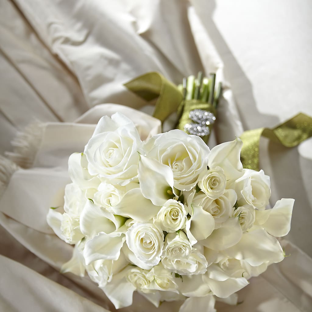 Serene Highness Bouquet – Everbloom Flowers Llc, Aurora OH