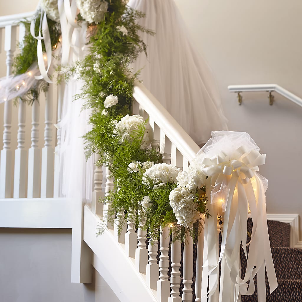 Champagne Dreams Garland – Everbloom Flowers Llc, Aurora OH