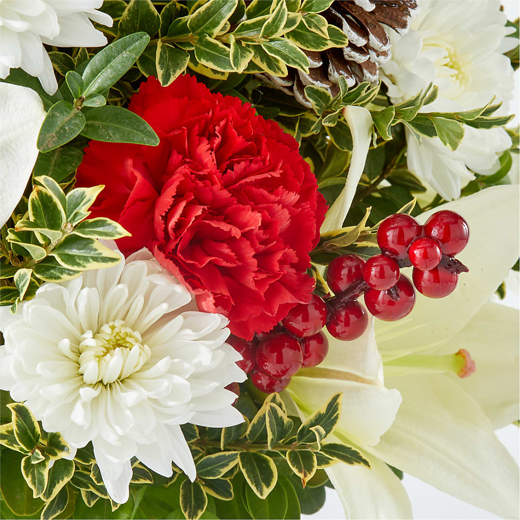 Festive Moments Tree –  Everbloom Flowers Llc, Aurora OH