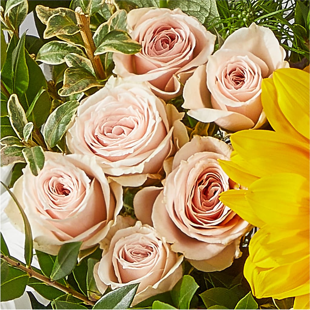 The Good Life Bouquet –  Everbloom Flowers Llc, Aurora OH