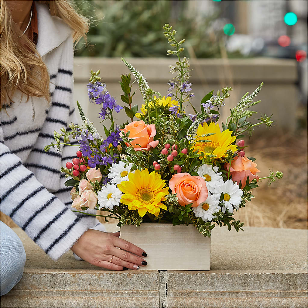 The Good Life Bouquet –  Everbloom Flowers Llc, Aurora OH