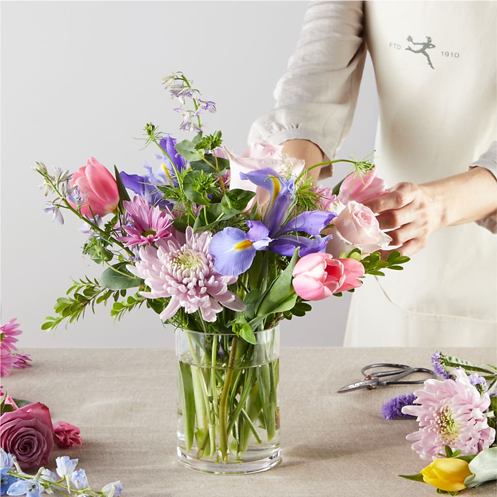 Pastel Tradition - A Florist Original –  Everbloom Flowers Llc, Aurora OH