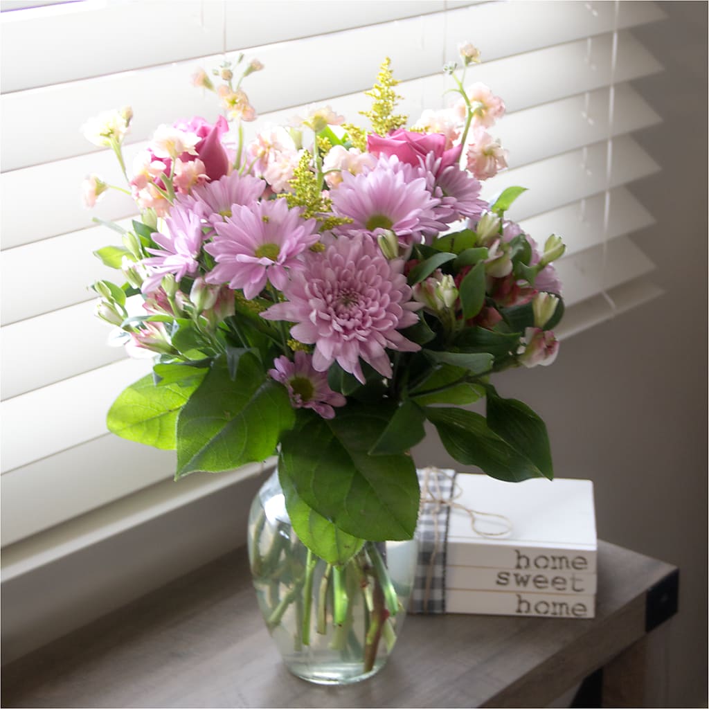 Pastel Tradition - A Florist Original –  Everbloom Flowers Llc, Aurora OH