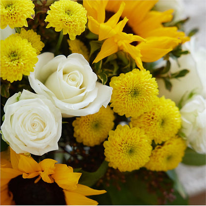 Luminous Morning Bouquet –  Everbloom Flowers Llc, Aurora OH