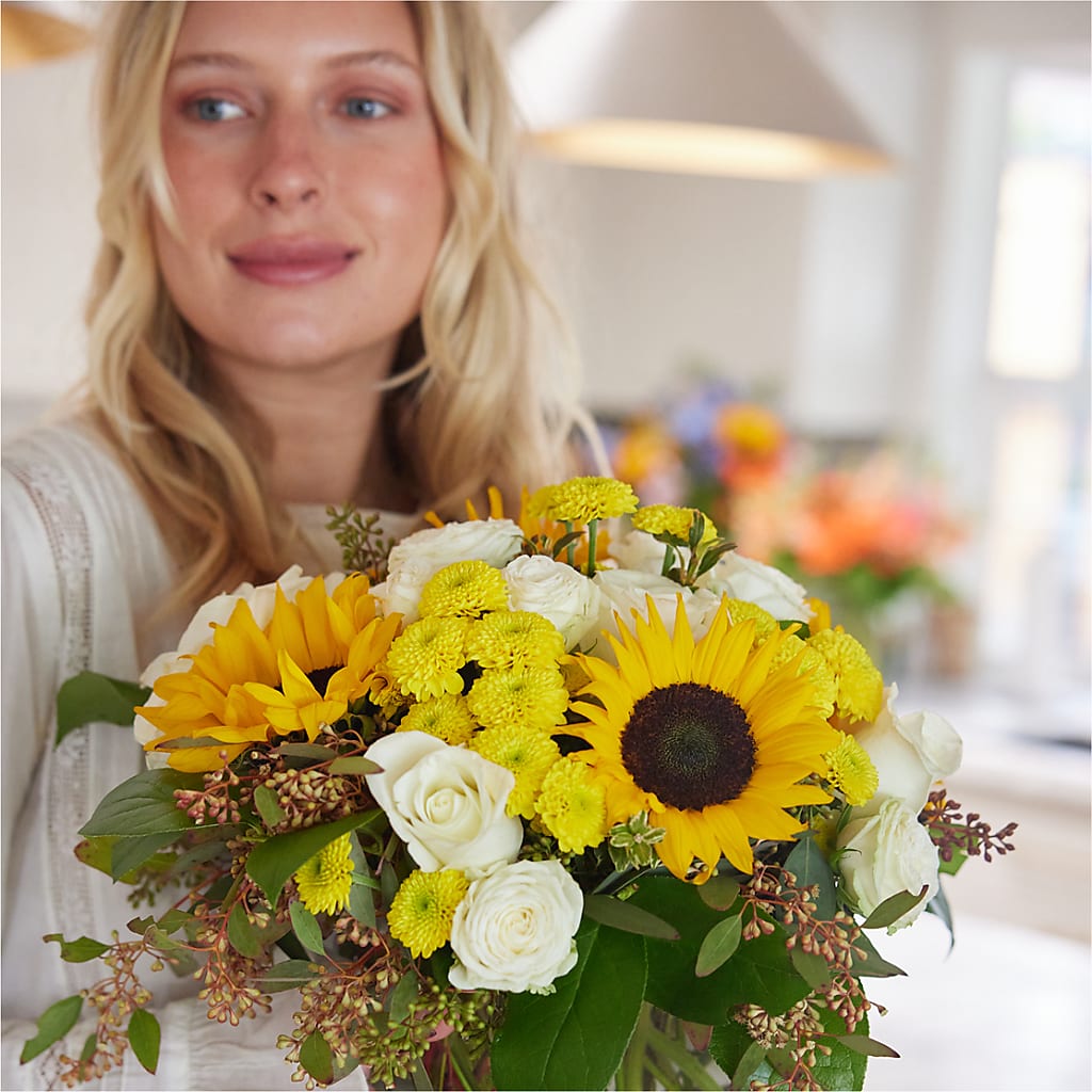 Luminous Morning Bouquet –  Everbloom Flowers Llc, Aurora OH