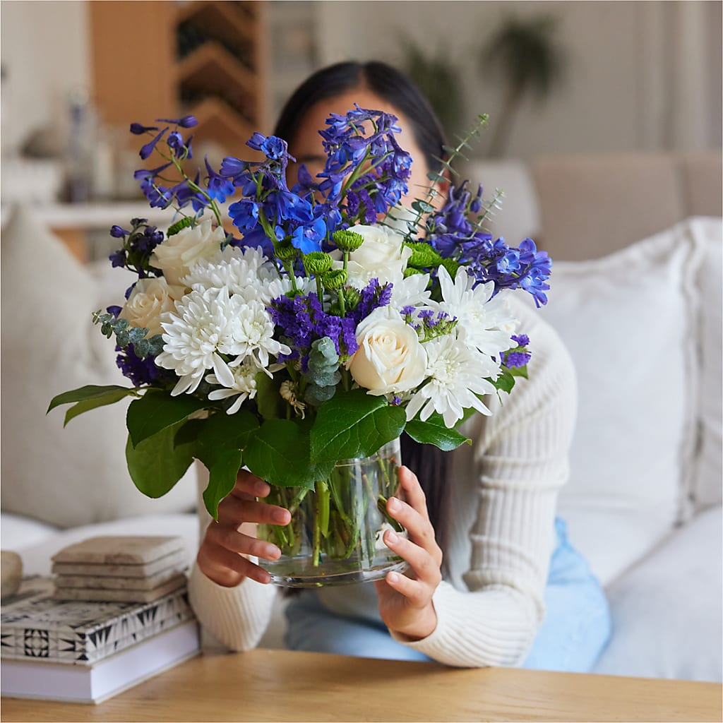 Cerulean Waves Bouquet –  Everbloom Flowers Llc, Aurora OH