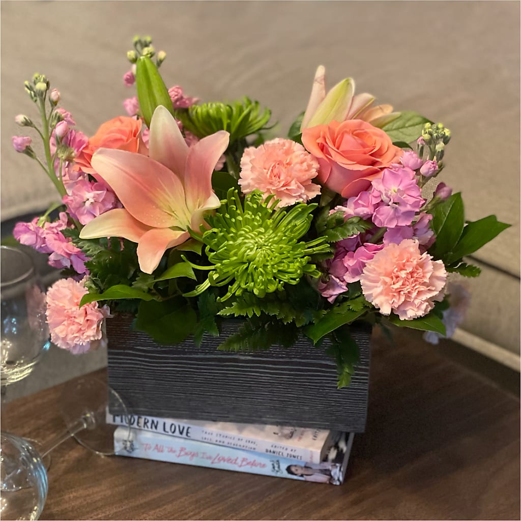Beautiful Spirit Basket –  Everbloom Flowers Llc, Aurora OH