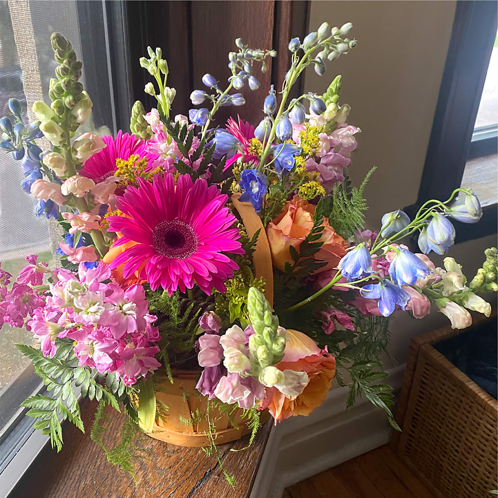 Garden of Life Basket –  Everbloom Flowers Llc, Aurora OH
