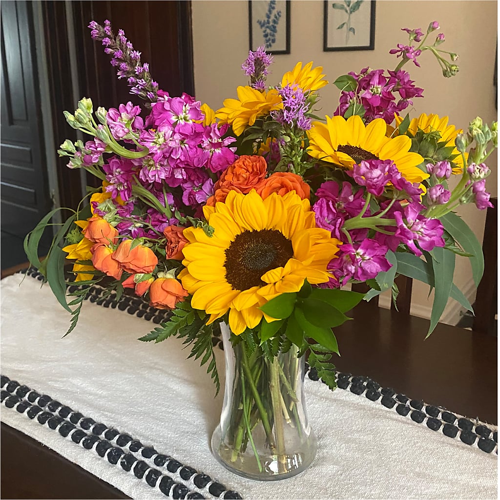Rays of Life Bouquet –  Everbloom Flowers Llc, Aurora OH