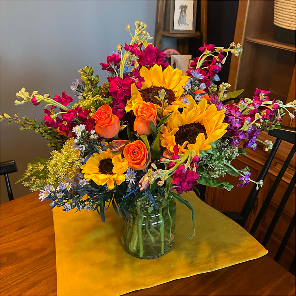 Rays of Life Bouquet –  Everbloom Flowers Llc, Aurora OH