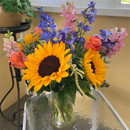 Rays of Life Bouquet –  Everbloom Flowers Llc, Aurora OH