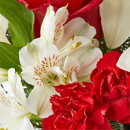 Holiday Season Bouquet –  Everbloom Flowers Llc, Aurora OH