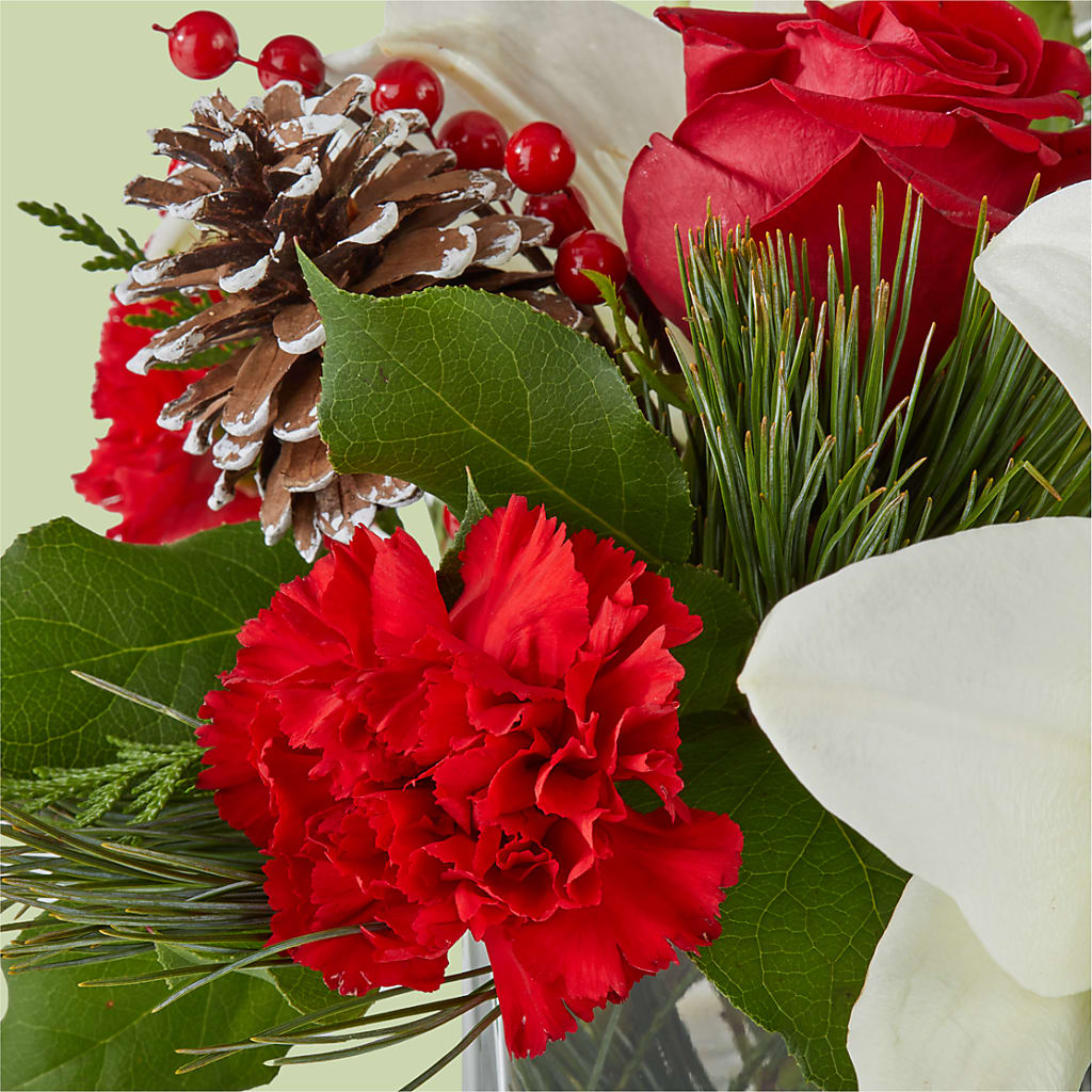 Glistening Icicles Bouquet –  Everbloom Flowers Llc, Aurora OH