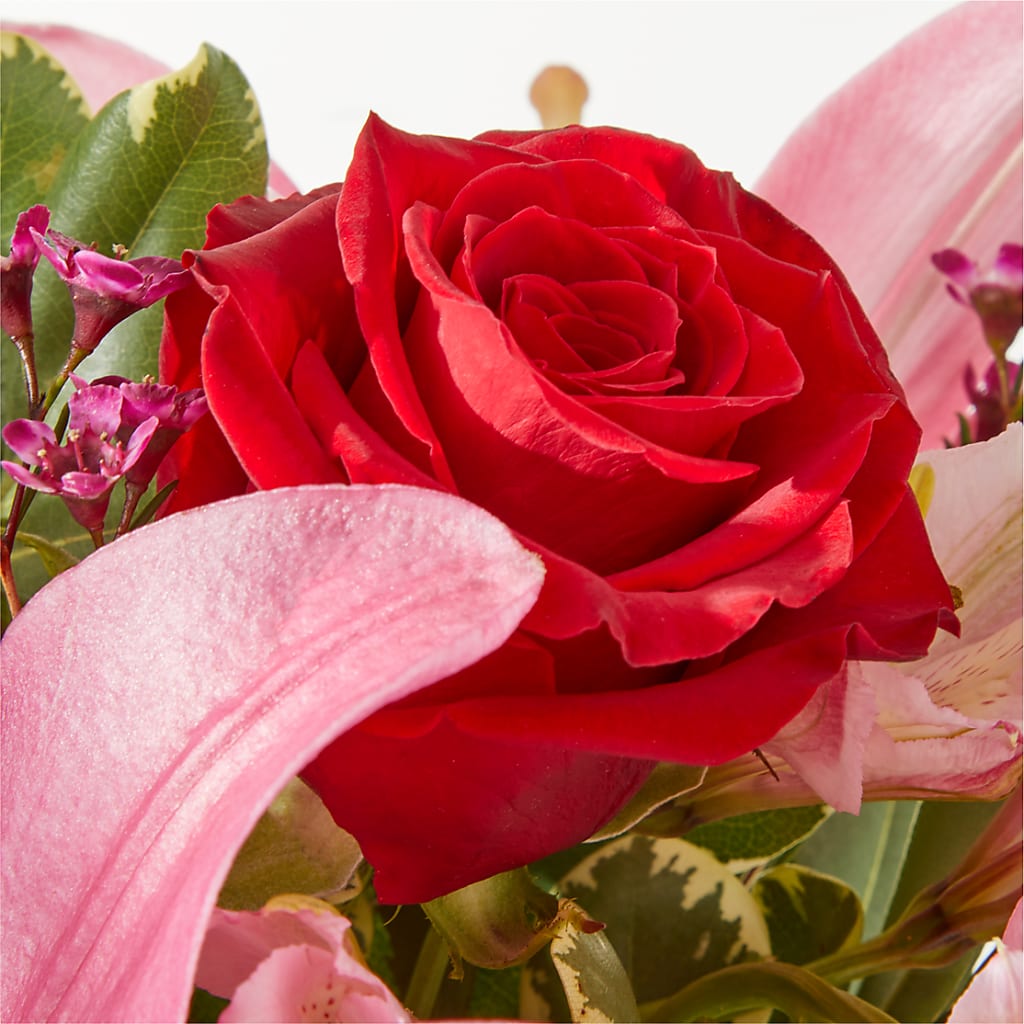 Lucky in Love Bouquet –  Everbloom Flowers Llc, Aurora OH