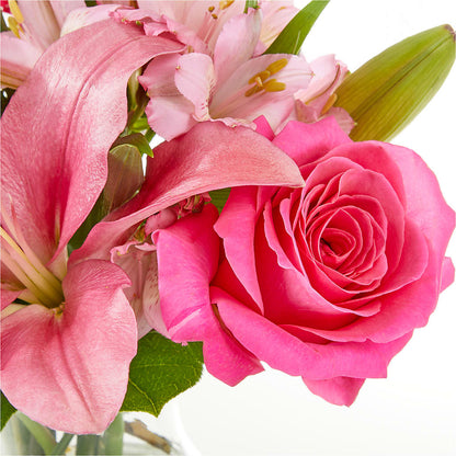 Lots of Love Bouquet –  Everbloom Flowers Llc, Aurora OH
