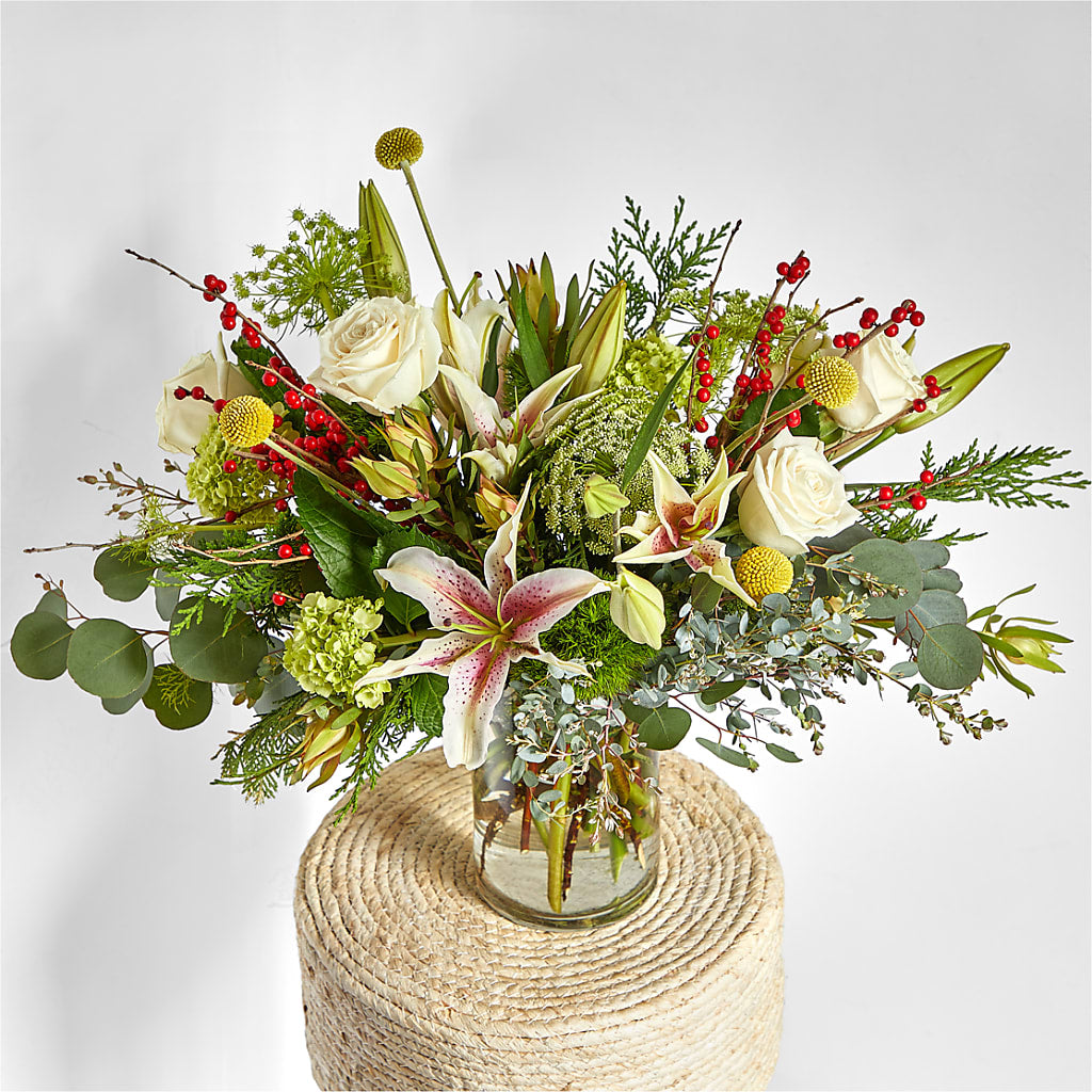 Berry & Bright Bouquet –  Everbloom Flowers Llc, Aurora OH