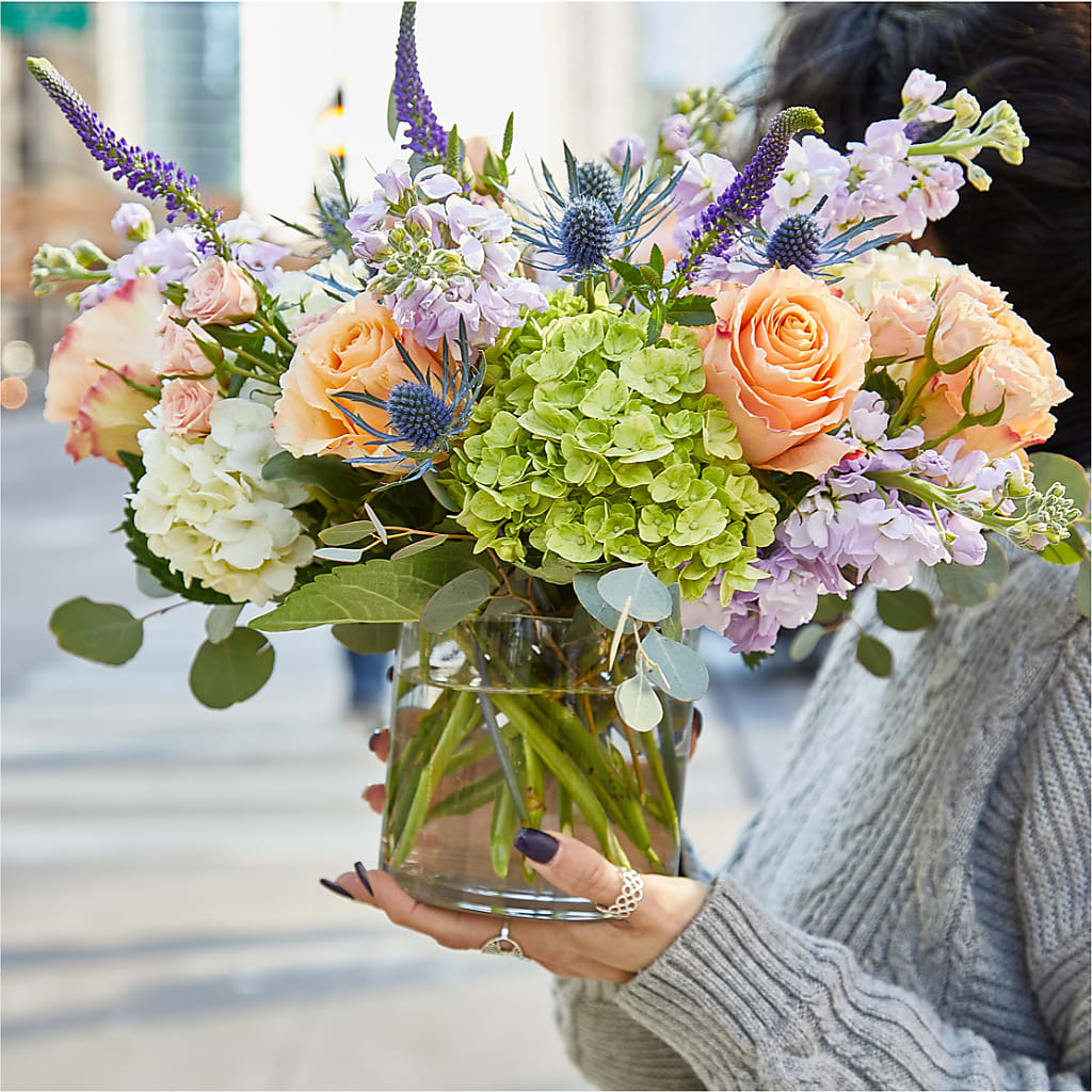 Porch Swing Bouquet –  Everbloom Flowers Llc, Aurora OH