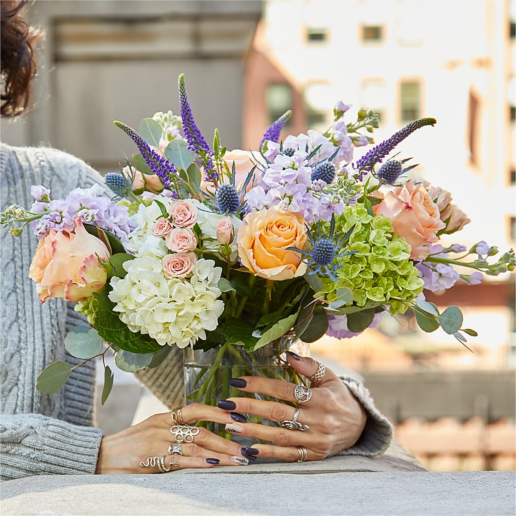 Porch Swing Bouquet –  Everbloom Flowers Llc, Aurora OH