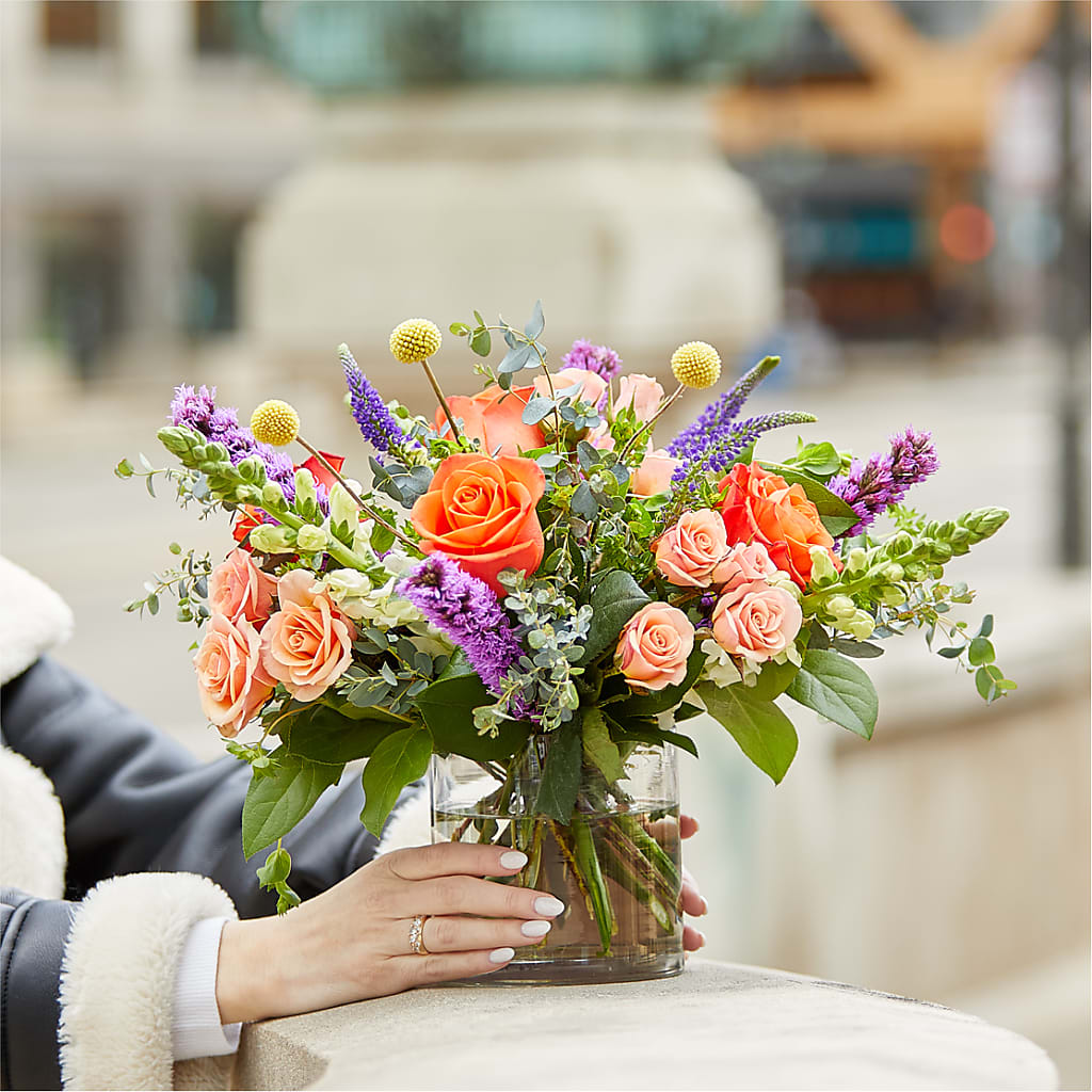 The Standout Bouquet –  Everbloom Flowers Llc, Aurora OH