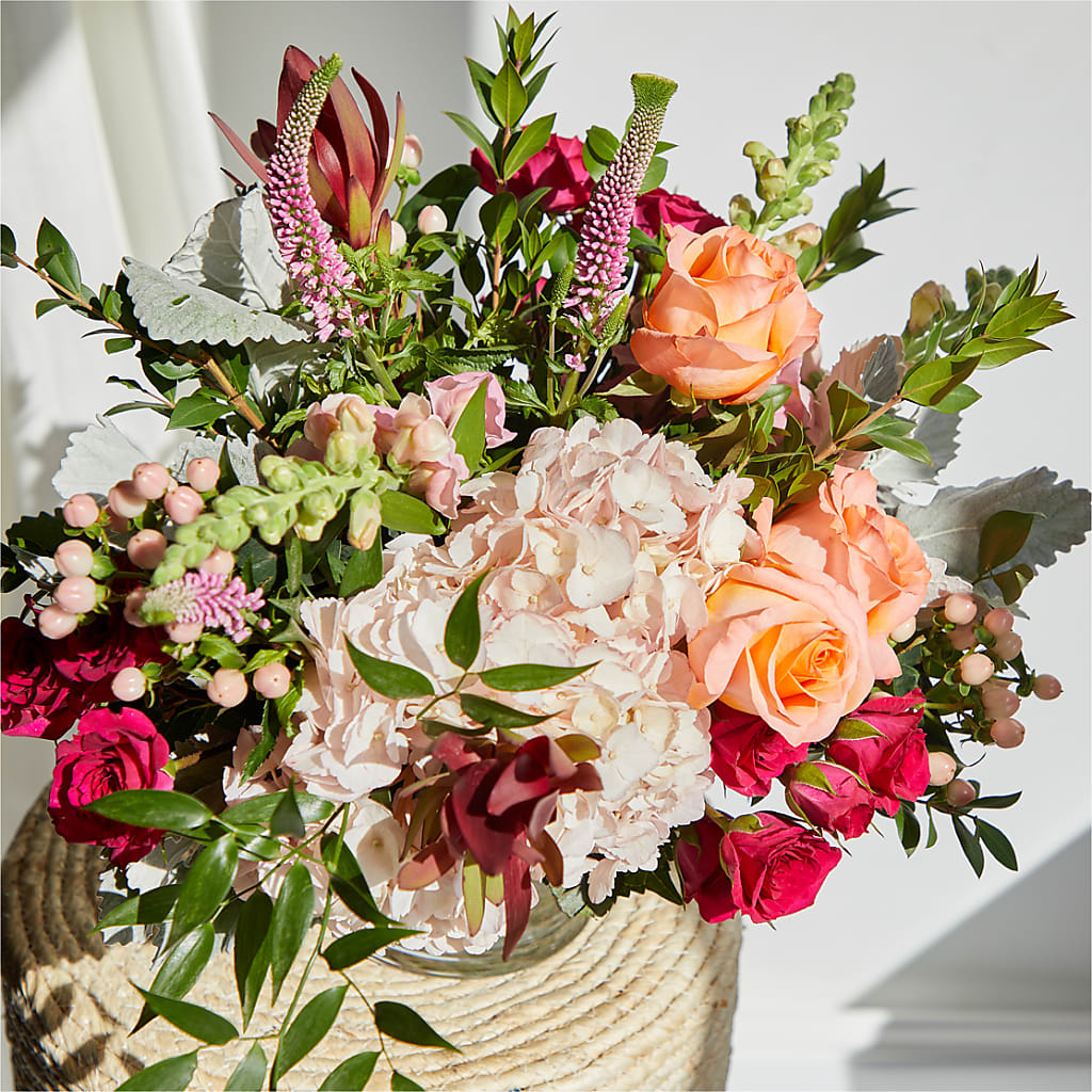 Glitz & Glam Bouquet –  Everbloom Flowers Llc, Aurora OH