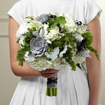 Sweet Innocence Bouquet –  Everbloom Flowers Llc, Aurora OH